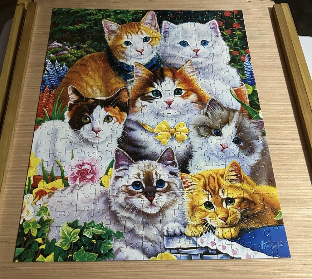 Puuurfectly Adorable Annie H  - MasterPieces puzzle collectible [Barcode 705988319198] - Main Image 3