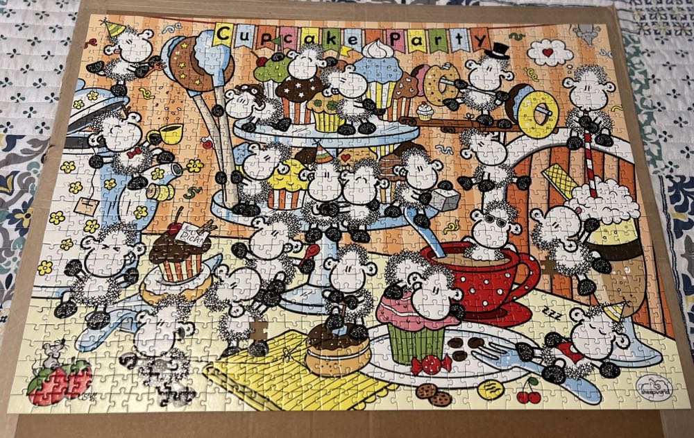Sheepworld - Cupcakes - Ravensburger puzzle collectible [Barcode 4005556196104] - Main Image 3