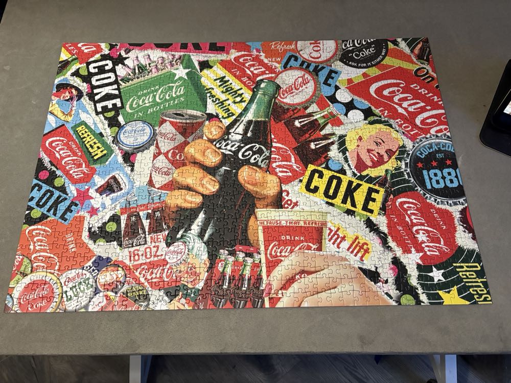 Coca Cola Is It! - Schmidt puzzle collectible [Barcode 4001504599164] - Main Image 3