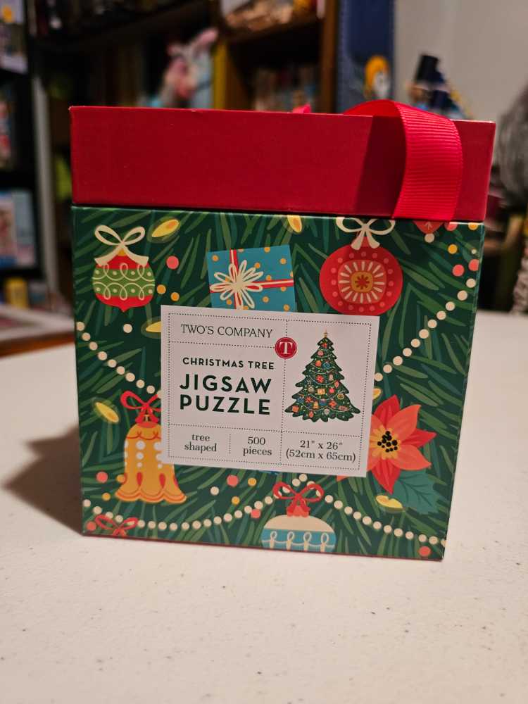 Christmas Tree  - Two’s Company puzzle collectible [Barcode 019218340747] - Main Image 2