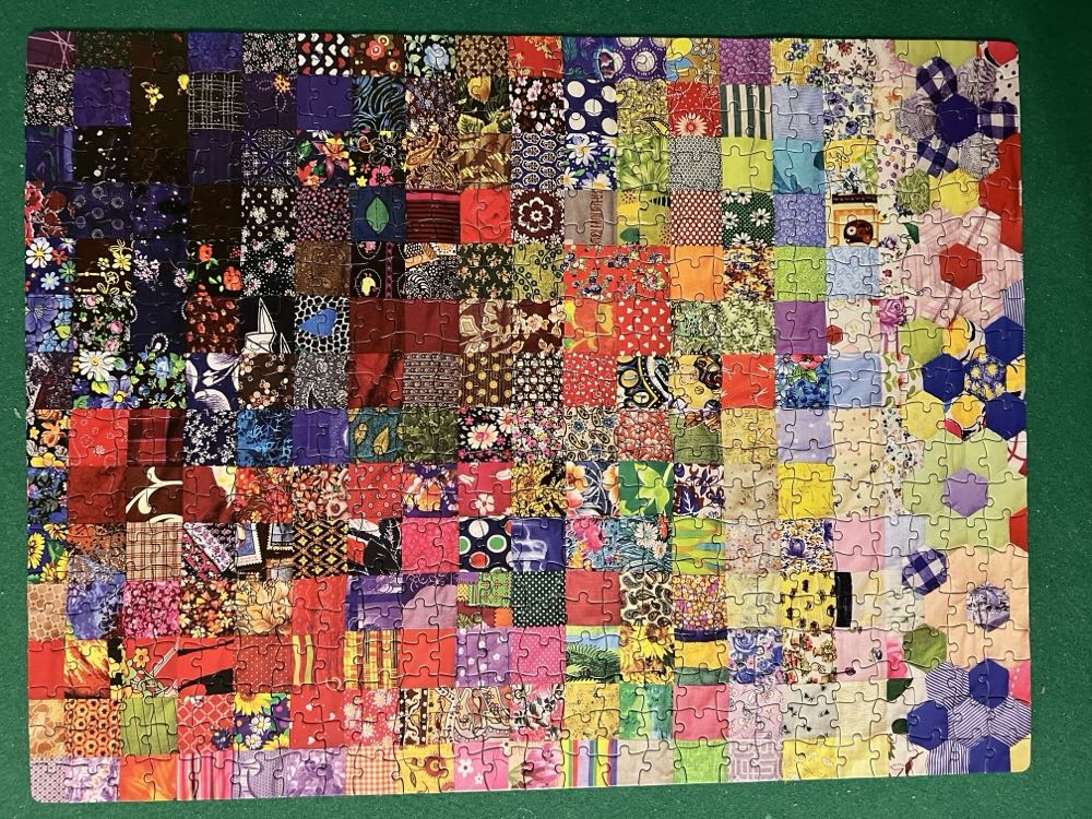 Patchwork Quilts - Big Ben LUXE puzzle collectible [Barcode 778988264591] - Main Image 2