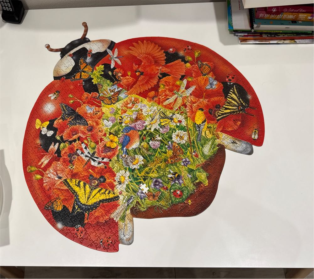 Ladybug Landing - Schmid puzzle collectible [Barcode 099252780051] - Main Image 2
