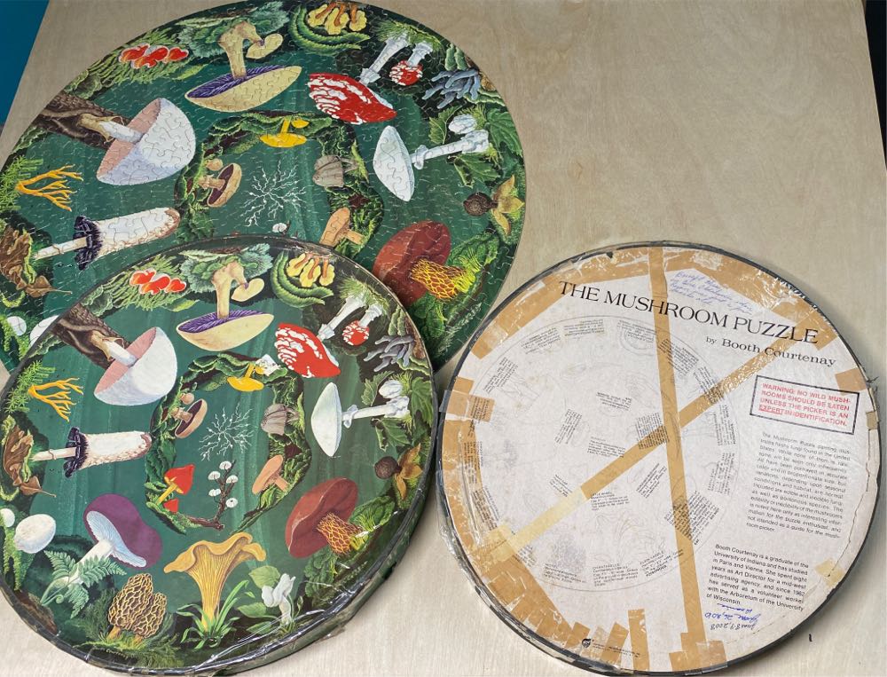 The Mushroom Puzzle - Round - Springbok puzzle collectible - Main Image 4