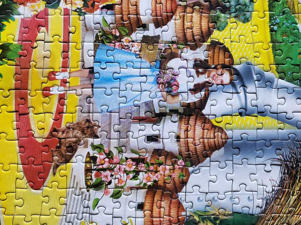 Wonderful Wizard Of Oz - Master Pieces puzzle collectible [Barcode 705988721595] - Main Image 4