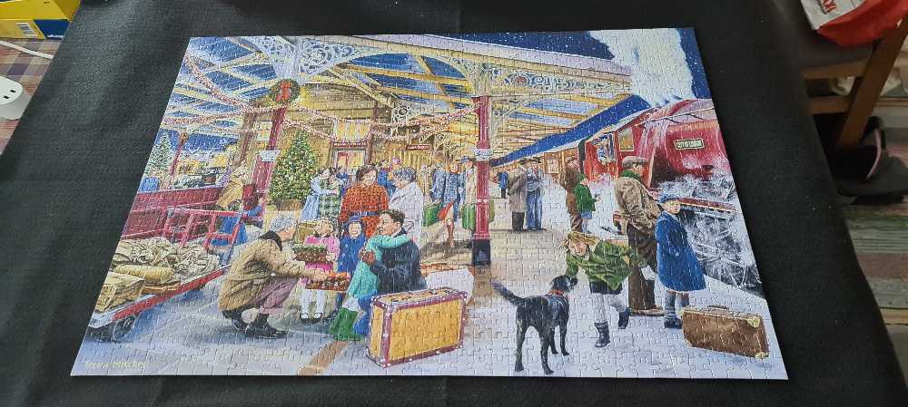 Coming Home For Christmas - Falcon de luxe puzzle collectible [Barcode 8710126112663] - Main Image 3