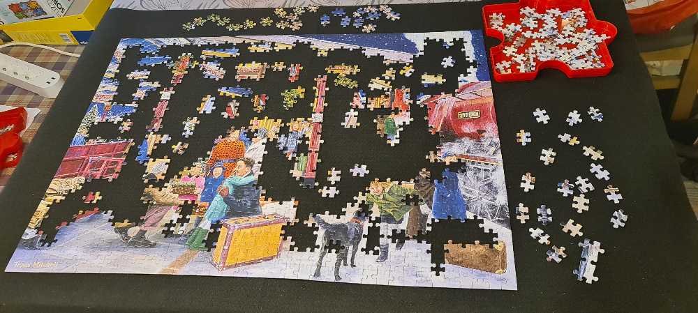 Coming Home For Christmas - Falcon de luxe puzzle collectible [Barcode 8710126112663] - Main Image 4