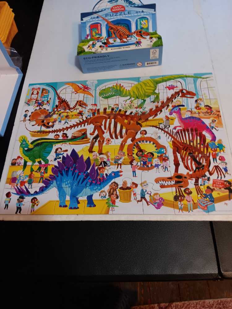 Day At The Museum - Crocodile Creek puzzle collectible [Barcode 732396006518] - Main Image 2