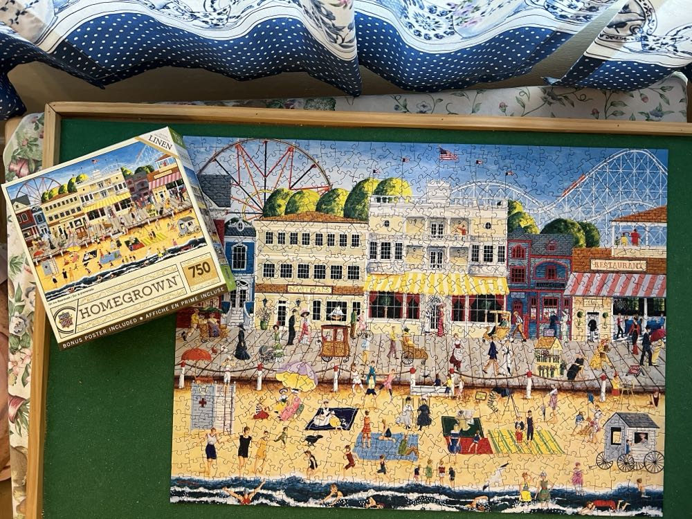 On The Boardwalk - Master Pieces puzzle collectible [Barcode 705988617263] - Main Image 2