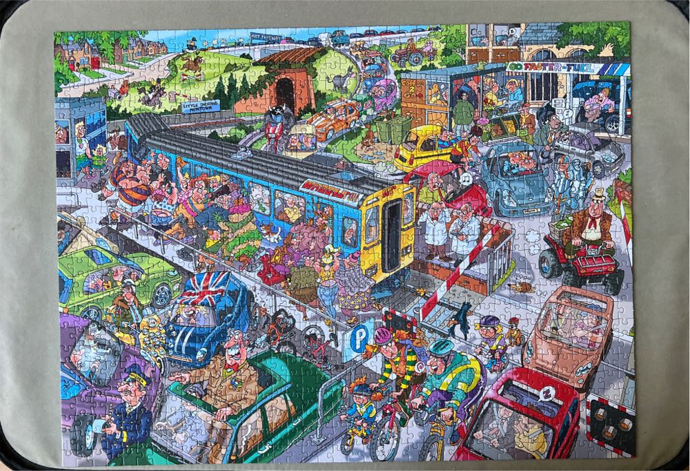 *13. Woon-Werkverkeer - Wasgij Destiny puzzle collectible - Main Image 2