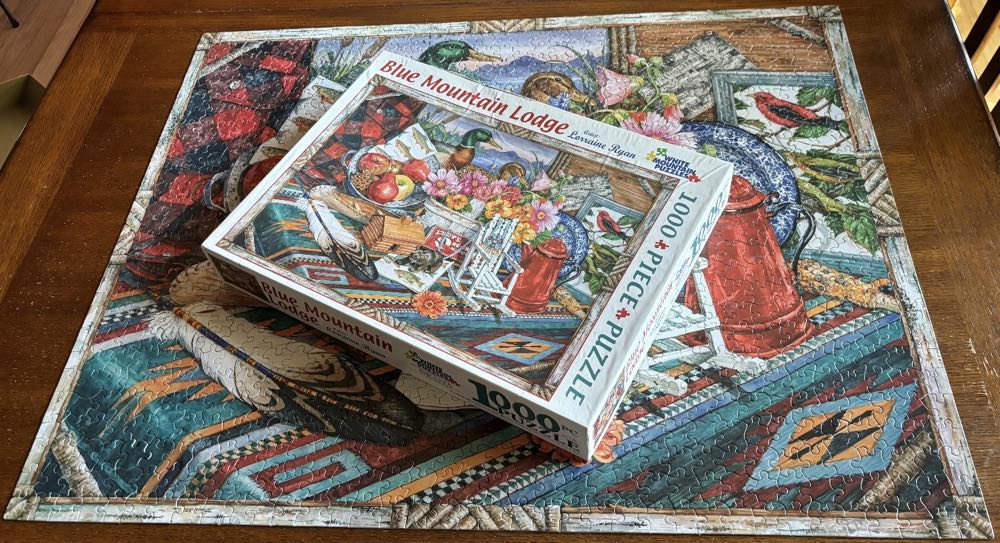 Blue Mountain Lodge - White Mountain Puzzles, Inc. puzzle collectible [Barcode 724819248612] - Main Image 4