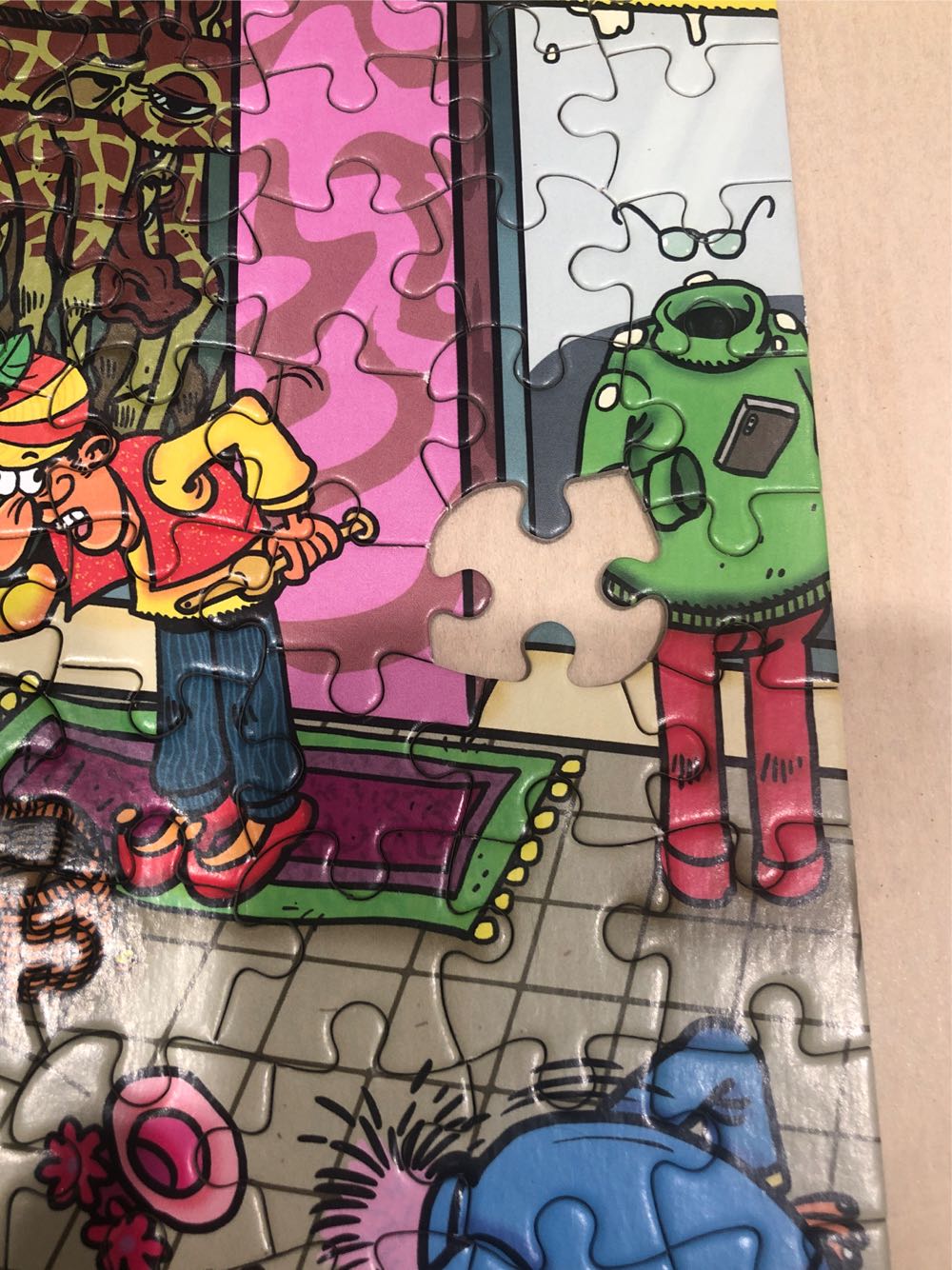 Comic Crowds- Street - Ceaco puzzle collectible [Barcode 021081292054] - Main Image 4