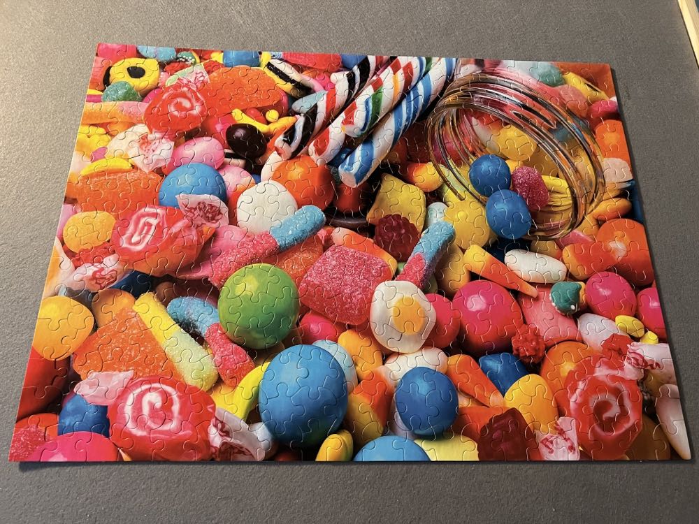 Bonbons Sweets Dulces - Ceaco 🇺🇸 puzzle collectible [Barcode 021081031158] - Main Image 2