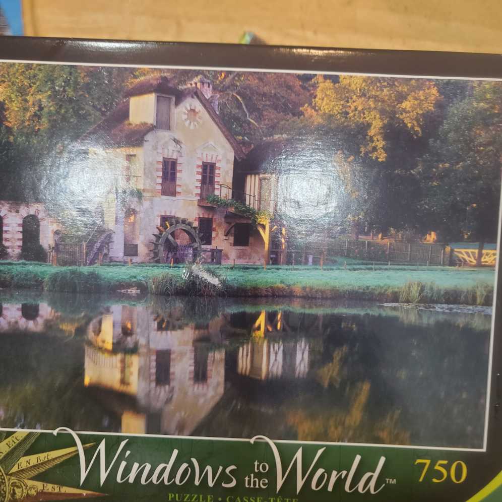 A Wave Of Color - Traded - Mega Puzzles puzzle collectible [Barcode 072348505806] - Main Image 3