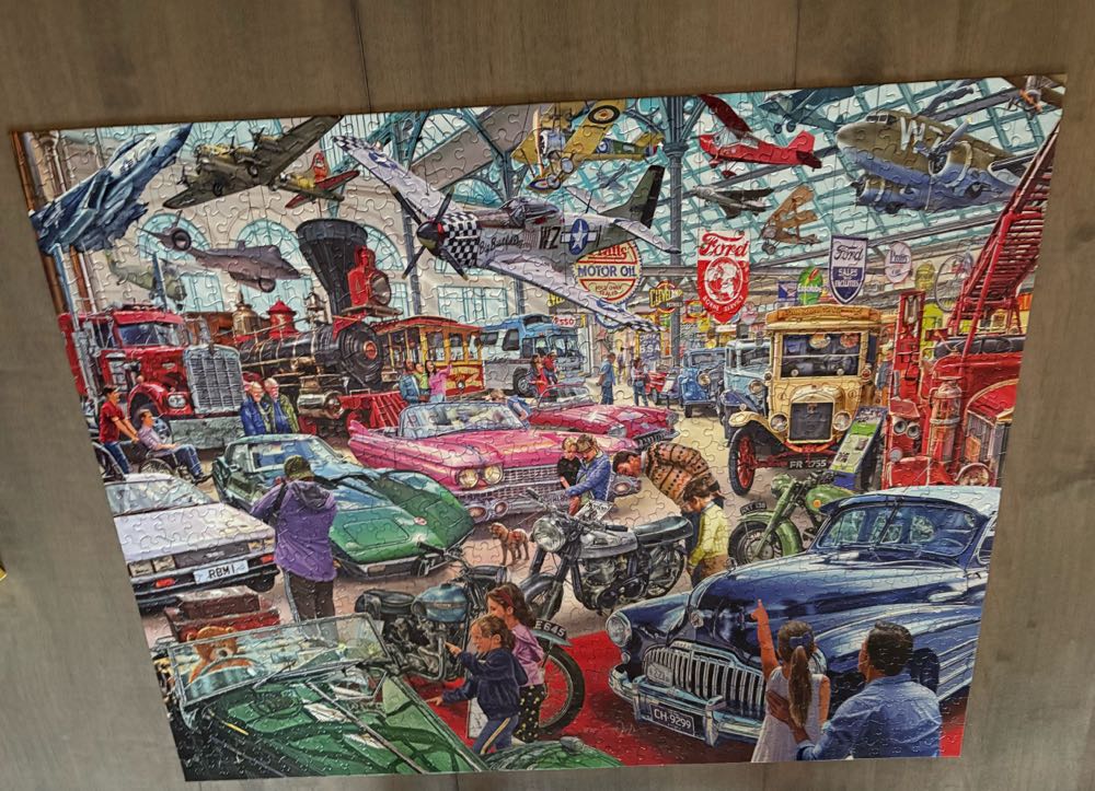 ZZ - Visiting The Museum (SOLD) - White Mountain Puzzles puzzle collectible [Barcode 724819265558] - Main Image 3