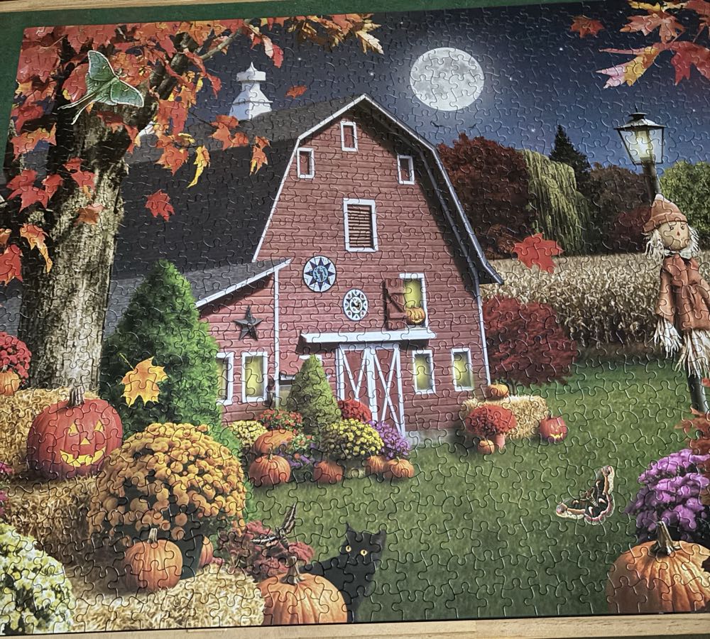 Harvest Moon - White Mountain Puzzles puzzle collectible [Barcode 724819265336] - Main Image 3