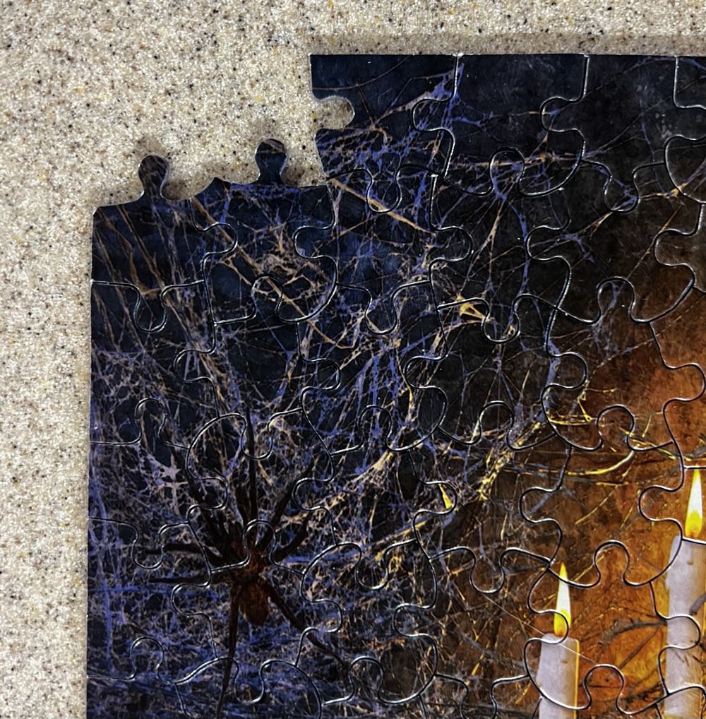 Happy Halloween - White Mountain puzzle collectible [Barcode 724819265367] - Main Image 3