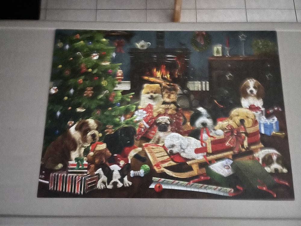 Christmas Puppies - Cobble Hill puzzle collectible [Barcode 625012521192] - Main Image 4