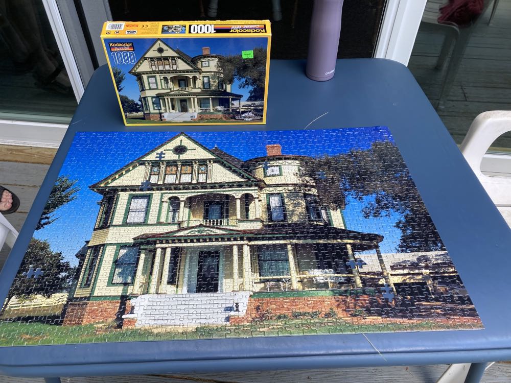 Painted Ladies - Kodacolor puzzle collectible [Barcode 072348210038] - Main Image 2