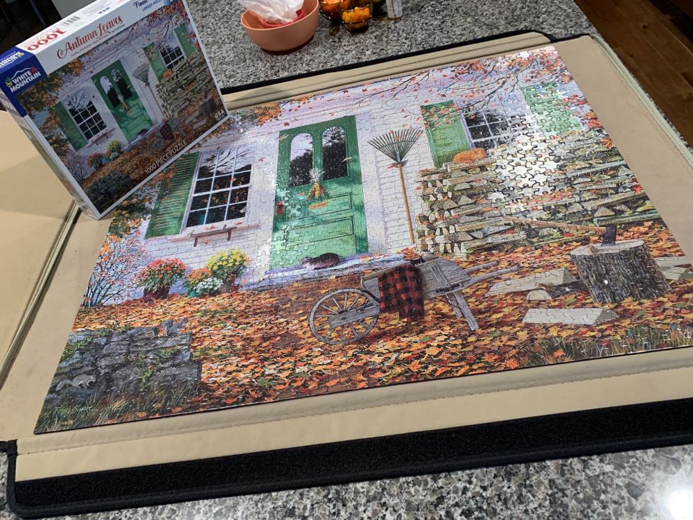 Autumn Leaves🧩 - White Mountain puzzle collectible - Main Image 2