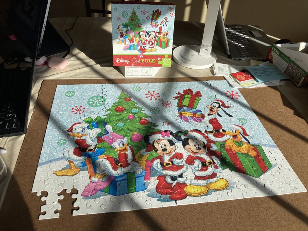 Cool Yule - Ceaco puzzle collectible [Barcode 021081220491] - Main Image 2