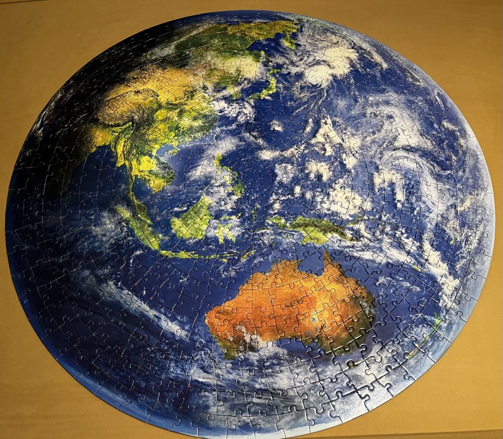Planet Earth - Hinkler 🇦🇺 puzzle collectible [Barcode 9354537001667] - Main Image 2