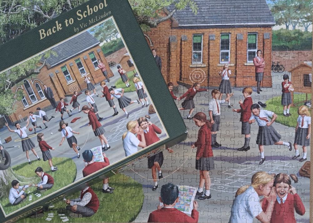 Back To School (Petra Lenen) - Falcon de luxe puzzle collectible [Barcode 8710126110652] - Main Image 3