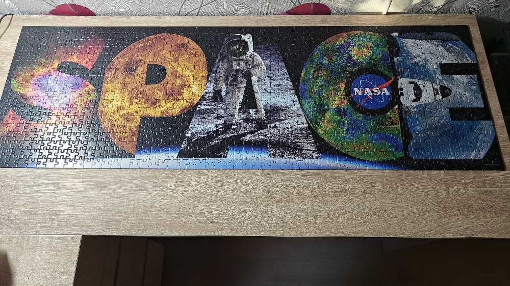 Space - Clementoni puzzle collectible [Barcode 8005125396382] - Main Image 2