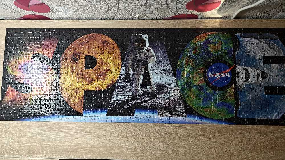 Space - Clementoni puzzle collectible [Barcode 8005125396382] - Main Image 3