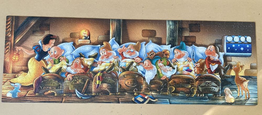 Snow White And the Seven Dwarfs 🟦 - Clementoni puzzle collectible [Barcode 8005125312825] - Main Image 2
