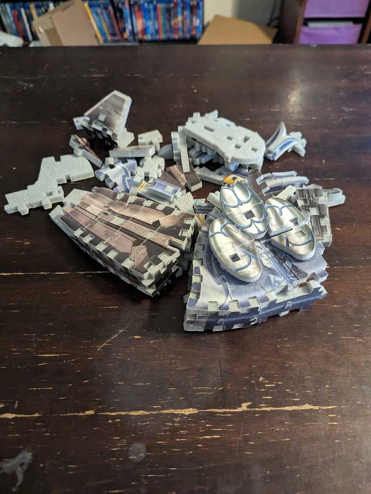 Sith Infiltrator - Hasbro puzzle collectible [Barcode 076930490563] - Main Image 2