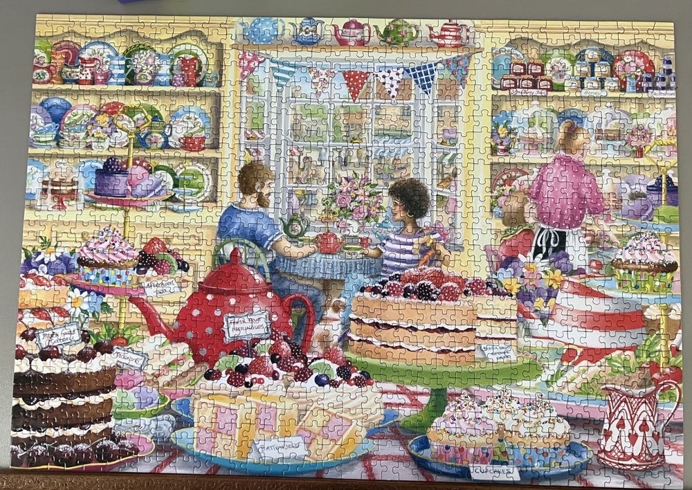 Afternoon Tea - Otter House puzzle collectible [Barcode 5017680065521] - Main Image 2