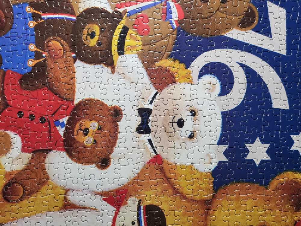 Patriotic Stuffy Bunch - Milton Bradley puzzle collectible [Barcode 032244046797] - Main Image 4