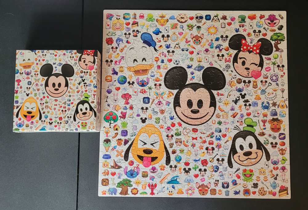 Disney Emoji - Ceaco puzzle collectible [Barcode 021081221214] - Main Image 2