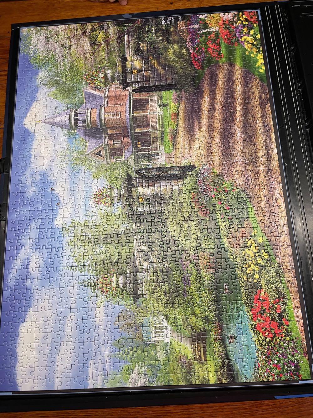 *Idyllic Country Estate - Schmidt puzzle collectible [Barcode 4001504596187] - Main Image 3