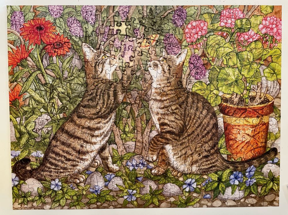 Bits And Pieces 300 Piece Cats Hidden Images  puzzle collectible [Barcode 192949038944] - Main Image 2