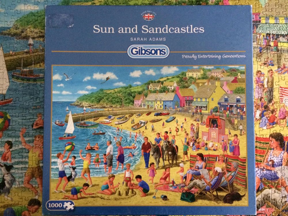 Sun and Sandcastles  (Saskia Lenen) - Gibsons puzzle collectible [Barcode 5012269061345] - Main Image 4