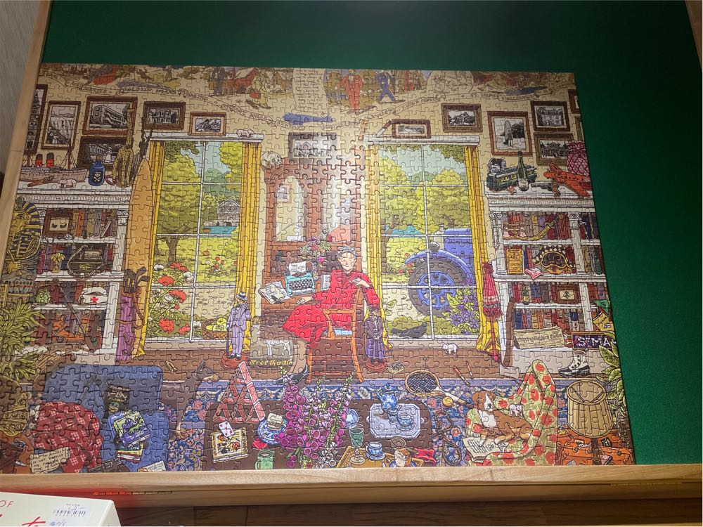 The World Of Agatha Christie - Laurence King puzzle collectible [Barcode 9781399600910] - Main Image 2