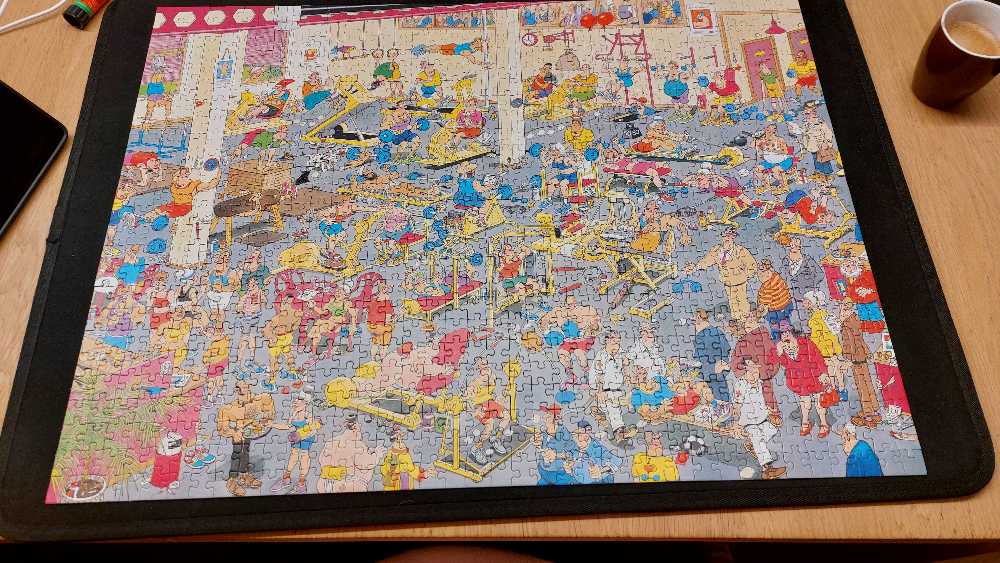 At The Gym - Jumbo puzzle collectible [Barcode 8710126816431] - Main Image 2