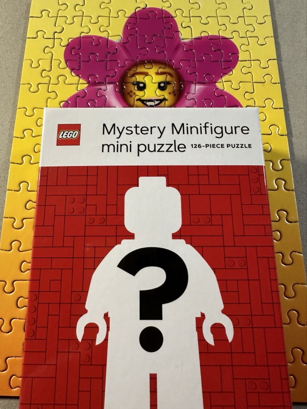 Lego Mystery Minifigure Mini Puzzle Red Edition - Chronicle Books puzzle collectible [Barcode 9781797211206] - Main Image 3