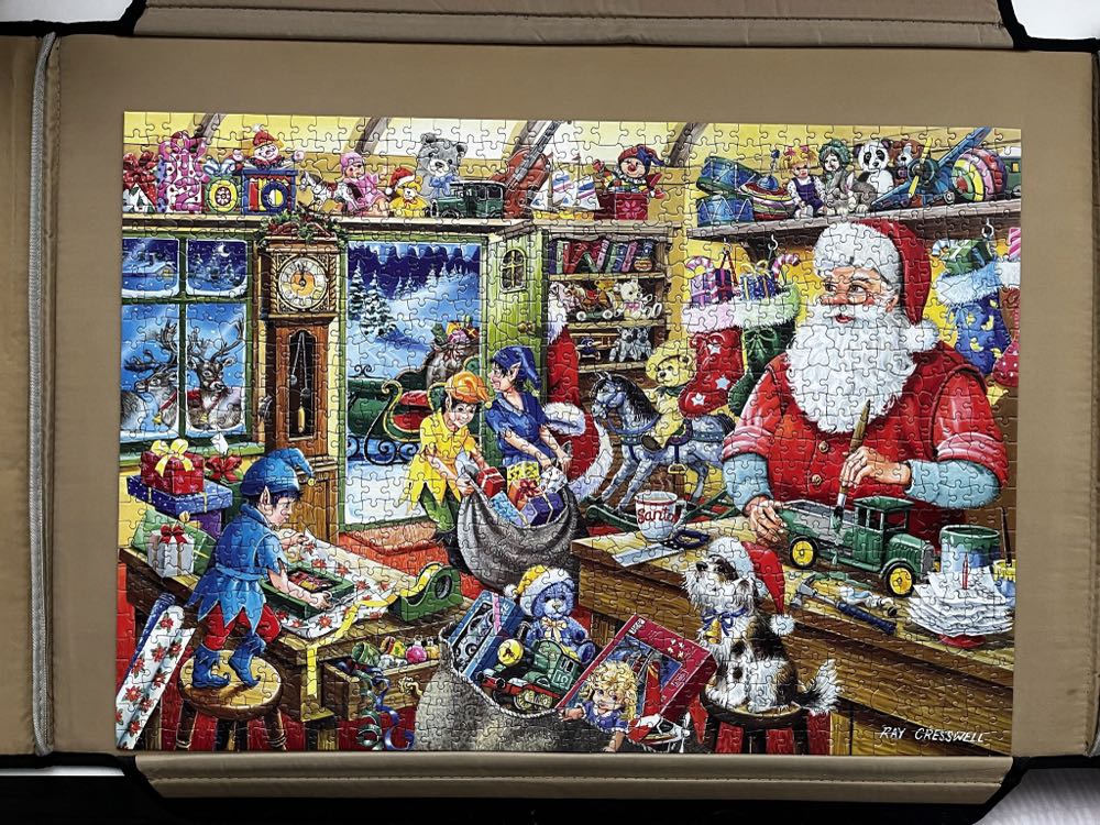 Santa’s Workshop - House Of Puzzles puzzle collectible [Barcode 5060002001950] - Main Image 2