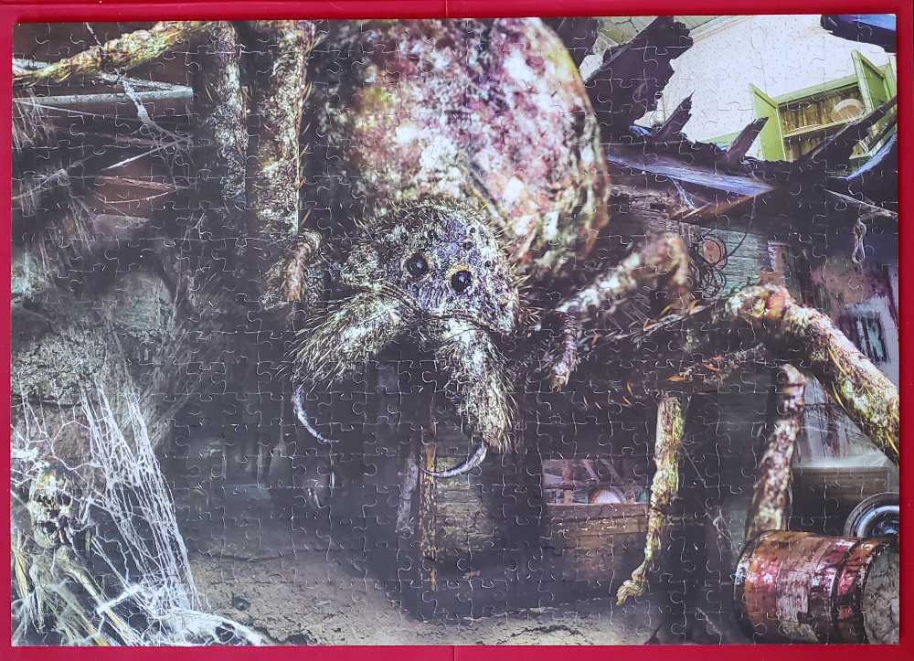 Haunted Farmhouse - Flipsi Puzzles puzzle collectible [Barcode 617285343748] - Main Image 3