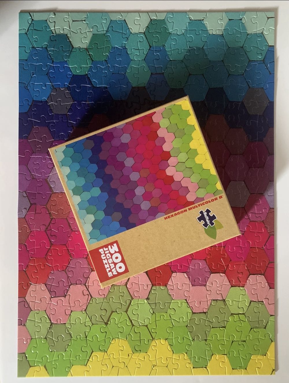 Hexagon Multicolor ✅ - Buffalo 300 puzzle collectible [Barcode 079346231041] - Main Image 3