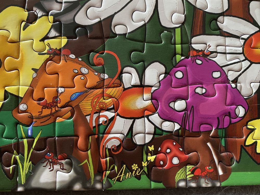 The Green Mouse - Jacarou Puzzles puzzle collectible [Barcode 731093611087] - Main Image 3