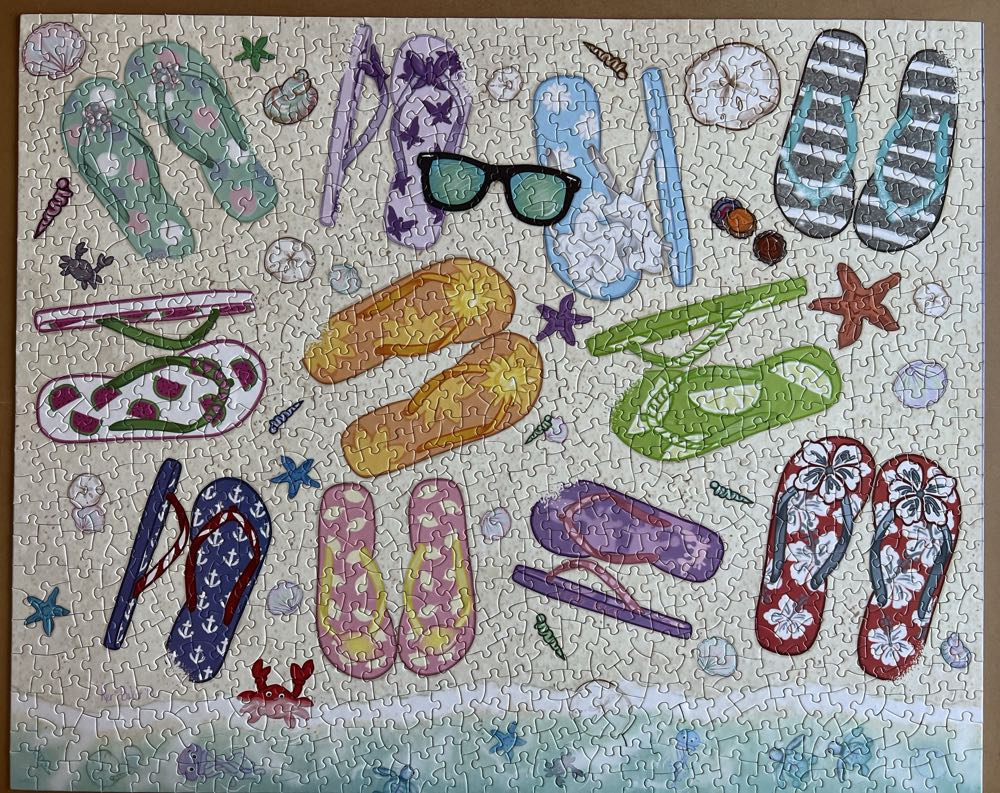 Flippy Beach - Heritage Puzzle Inc puzzle collectible [Barcode 654497307076] - Main Image 2