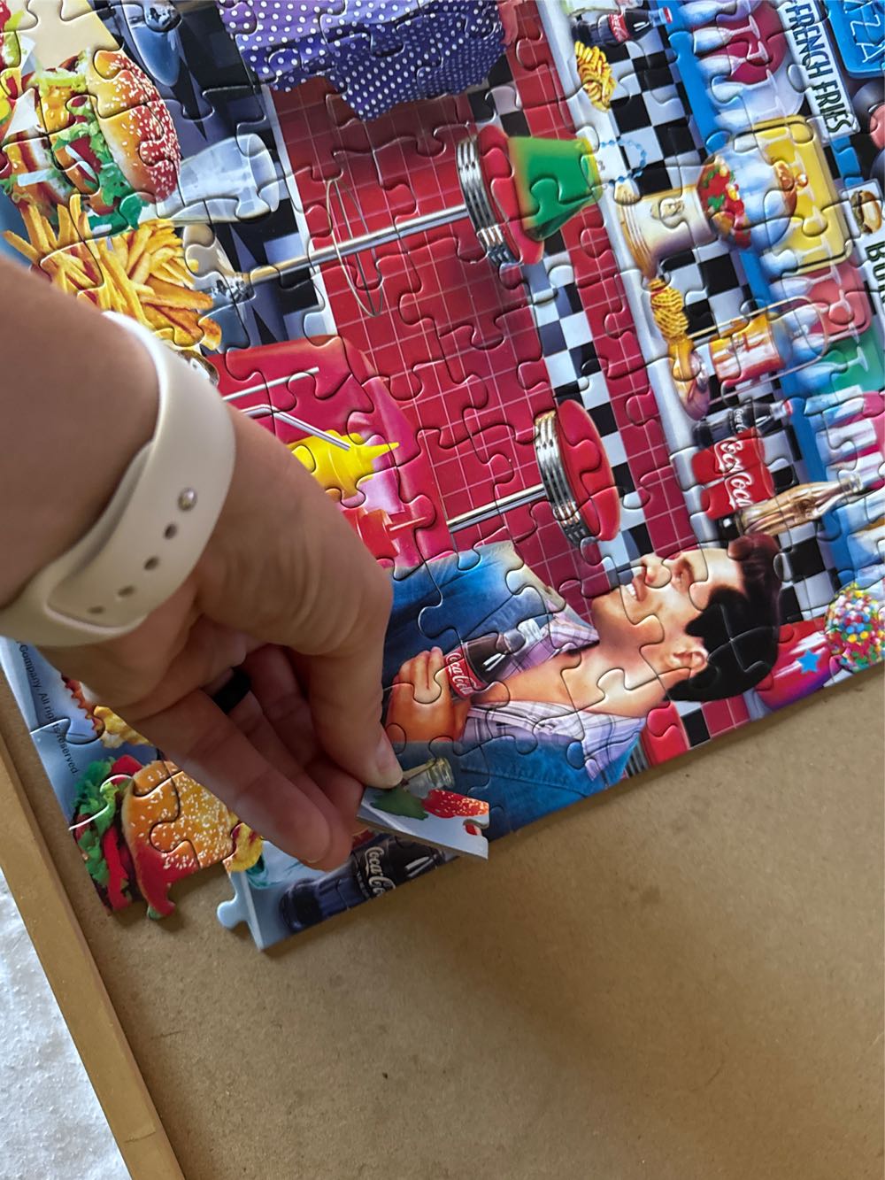 Coca-Cola: Soda Fountain - Master Pieces 🇺🇸 puzzle collectible [Barcode 705988321801] - Main Image 4