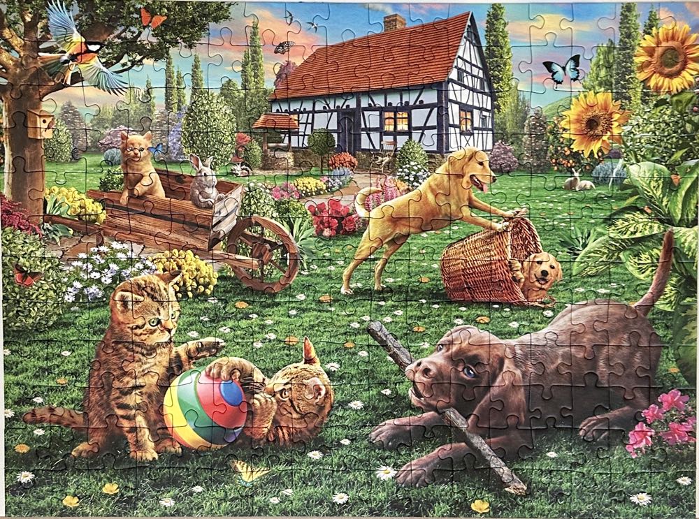 Playing In The Yard - Ravensburger puzzle collectible [Barcode 4005556128280] - Main Image 4