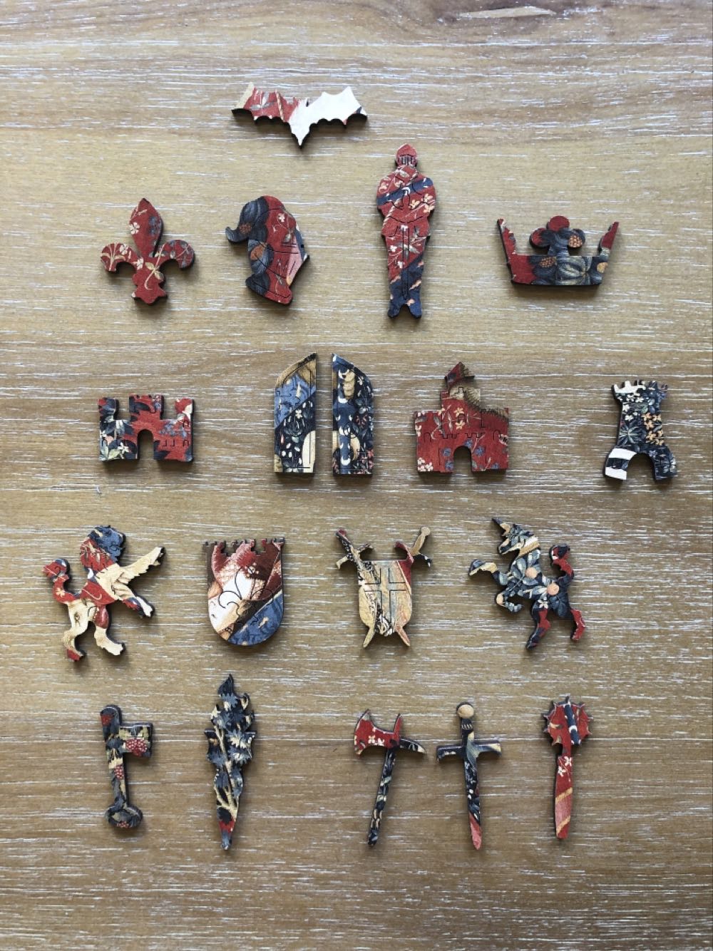 Tenture De La Dame Á Licorne (C,S) - Wentworth Wooden Puzzles puzzle collectible [Barcode 6050265142223] - Main Image 3