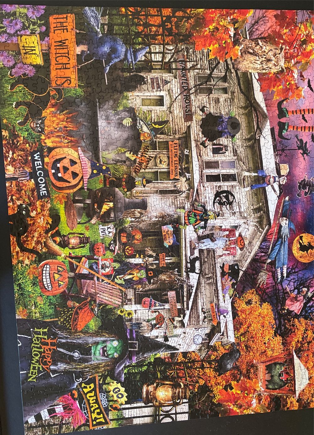 Witches Welcome - White Mountain Puzzles puzzle collectible [Barcode 724819265343] - Main Image 2