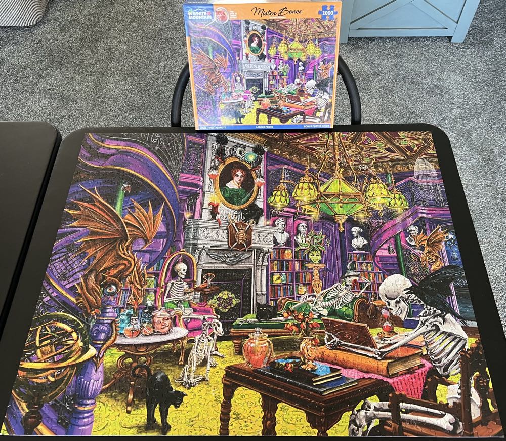 Mister Bones - White Mountain puzzle collectible [Barcode 724819265909] - Main Image 3