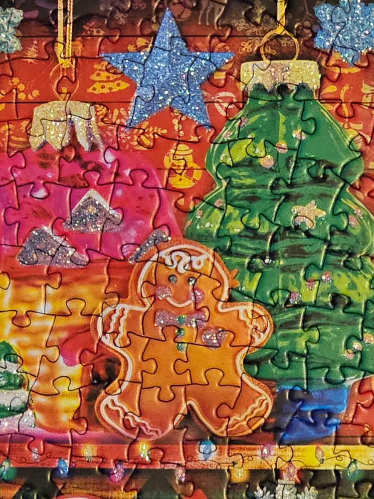 Christmas Ornaments - MasterPieces puzzle collectible [Barcode 705988322488] - Main Image 4